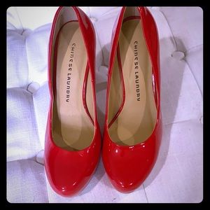 Red pumps